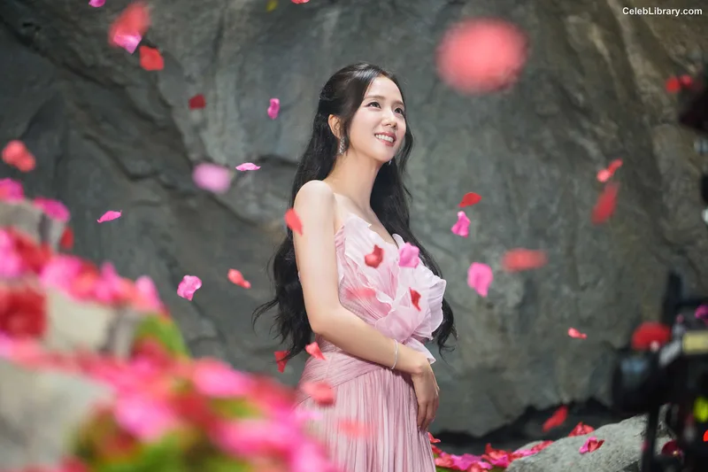 Jisoo - BLΛƆKPIИK ( BLACKPINK ) photo 21 of 2451