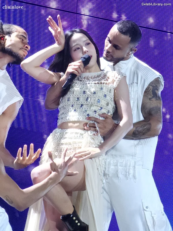 Jisoo - BLΛƆKPIИK ( BLACKPINK ) photo 5 of 2451