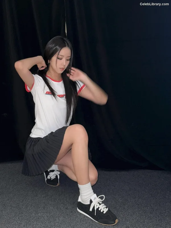 Jisoo - BLΛƆKPIИK ( BLACKPINK ) photo 19 of 2451