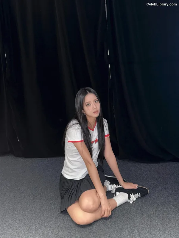 Jisoo - BLΛƆKPIИK ( BLACKPINK ) photo 20 of 2451