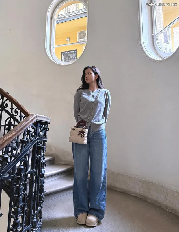 Jisoo  - BLΛƆKPIИK ( BLACKPINK ) photo 13 of 2451