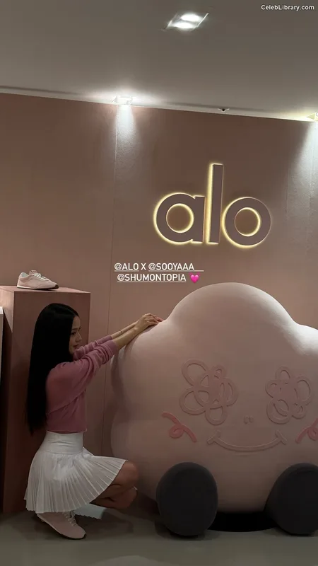 Jisoo  - BLΛƆKPIИK ( BLACKPINK ) photo 11 of 2451