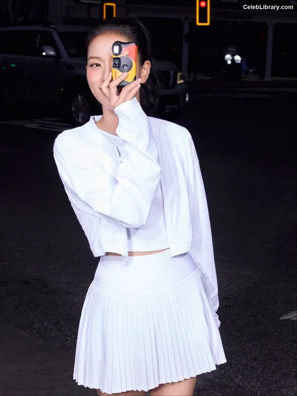 Jisoo  - BLΛƆKPIИK ( BLACKPINK ) photo 12 of 2451