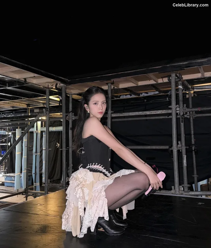 Jisoo  - BLΛƆKPIИK ( BLACKPINK ) photo 13 of 2451