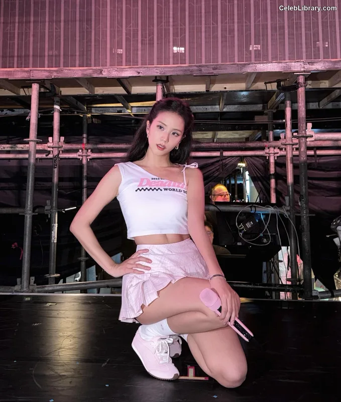 Jisoo  - BLΛƆKPIИK ( BLACKPINK ) photo 14 of 2451