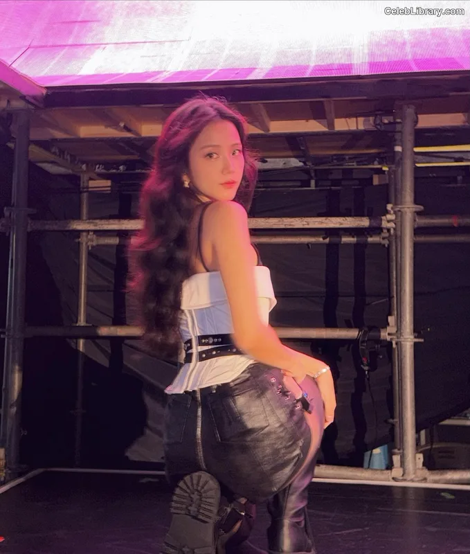 Jisoo  - BLΛƆKPIИK ( BLACKPINK ) photo 15 of 2451