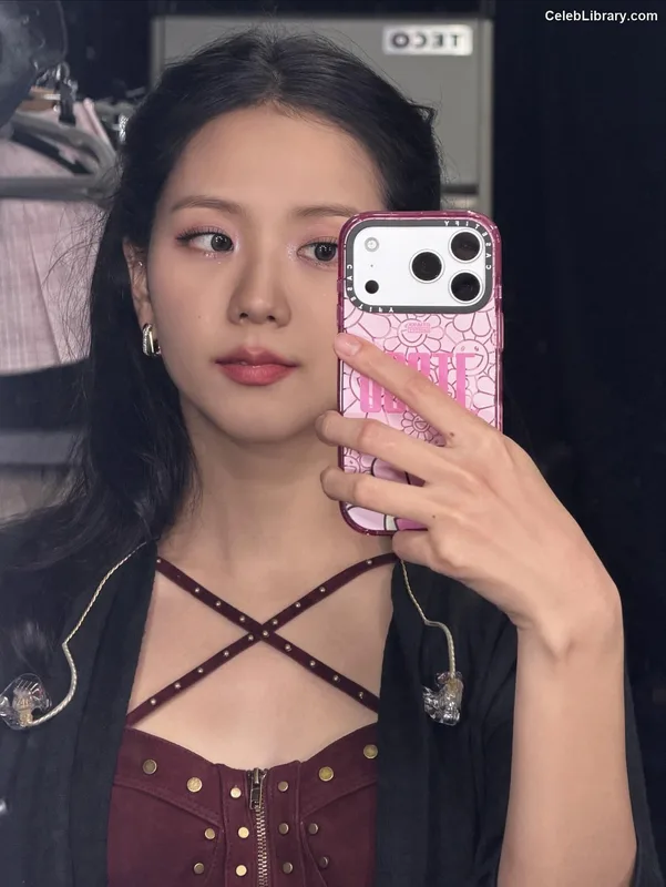 Jisoo  - BLΛƆKPIИK ( BLACKPINK ) photo 20 of 2451