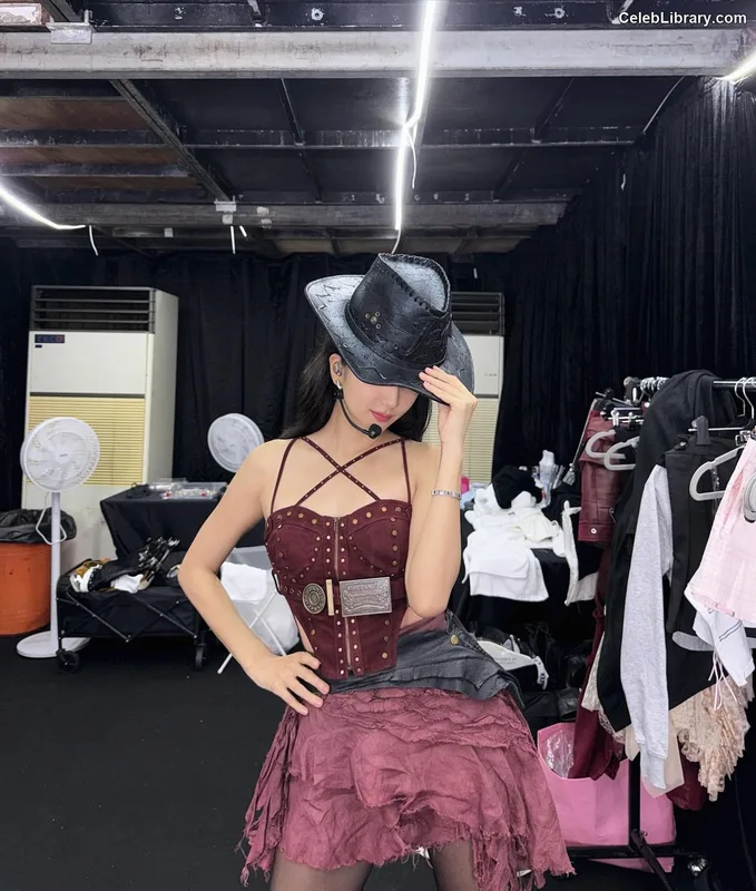 Jisoo  - BLΛƆKPIИK ( BLACKPINK ) photo 22 of 2451