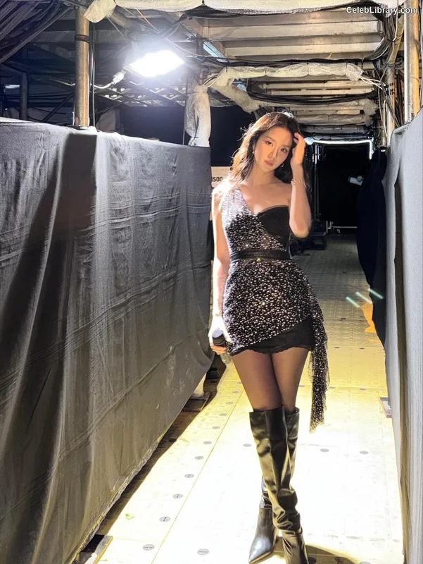 Jisoo  - BLΛƆKPIИK ( BLACKPINK ) photo 18 of 2451