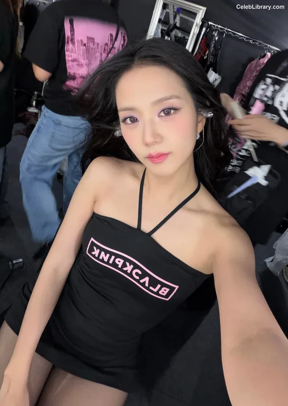 Jisoo  - BLΛƆKPIИK ( BLACKPINK ) photo 20 of 2451
