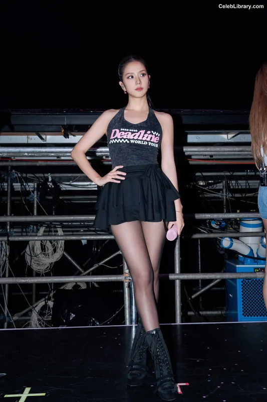 Jisoo - BLΛƆKPIИK ( BLACKPINK ) photo 2 of 2451