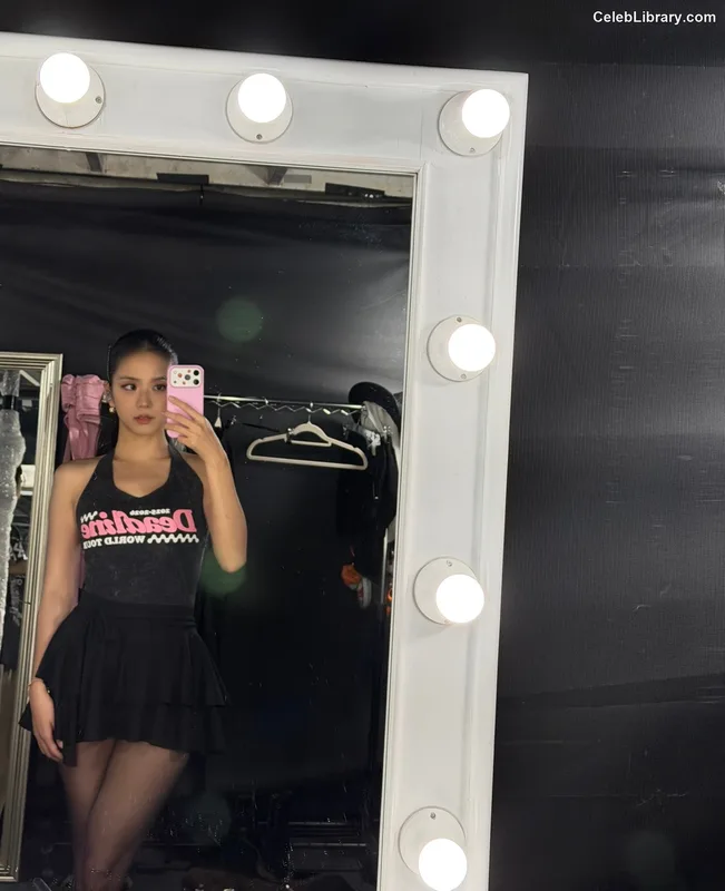 Jisoo - BLΛƆKPIИK ( BLACKPINK ) photo 3 of 2451