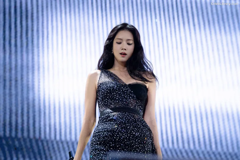 Jisoo - BLΛƆKPIИK ( BLACKPINK ) photo 2 of 2451