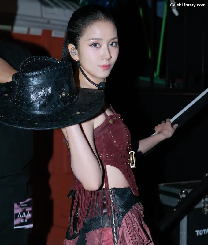 Jisoo - BLΛƆKPIИK ( BLACKPINK ) photo 5 of 2451