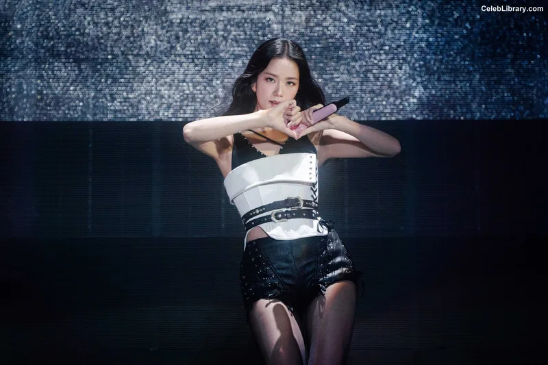 Jisoo - BLΛƆKPIИK ( BLACKPINK ) photo 21 of 2451