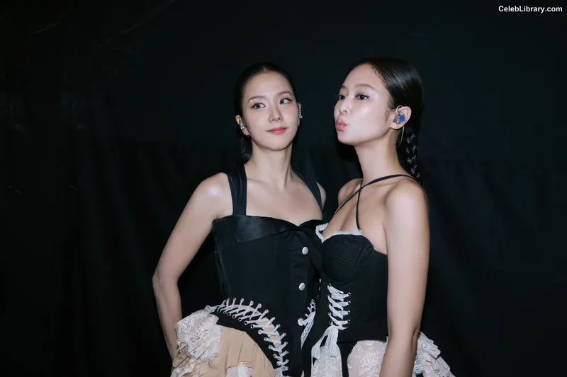 Jisoo - BLΛƆKPIИK ( BLACKPINK ) photo 9 of 2451