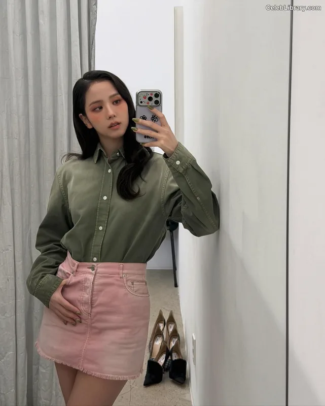 Jisoo - BLΛƆKPIИK ( BLACKPINK ) photo 14 of 2451