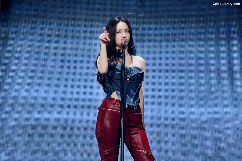Jisoo - BLΛƆKPIИK ( BLACKPINK ) photo 6 of 2451