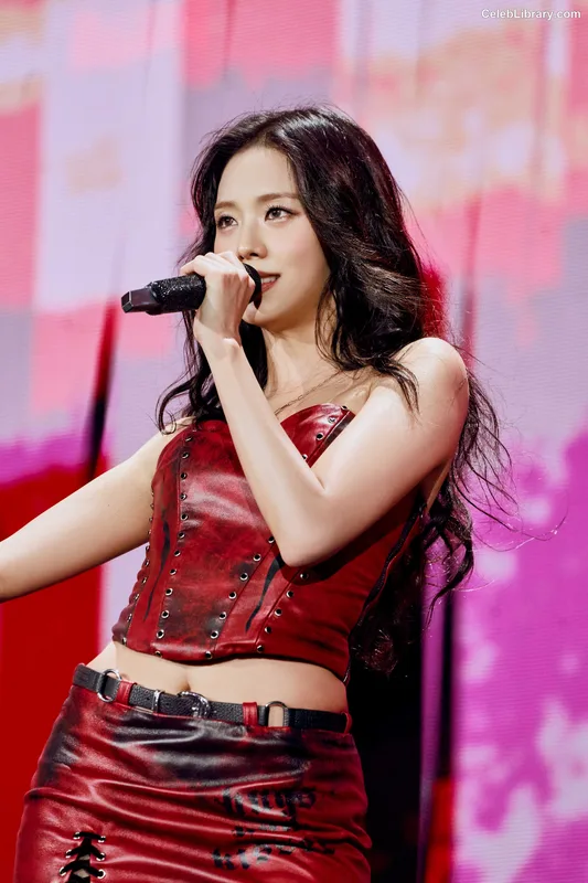 Jisoo - BLΛƆKPIИK ( BLACKPINK ) photo 8 of 2451