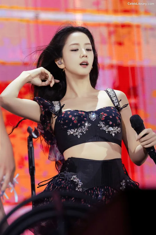 Jisoo - BLΛƆKPIИK ( BLACKPINK ) photo 10 of 2451
