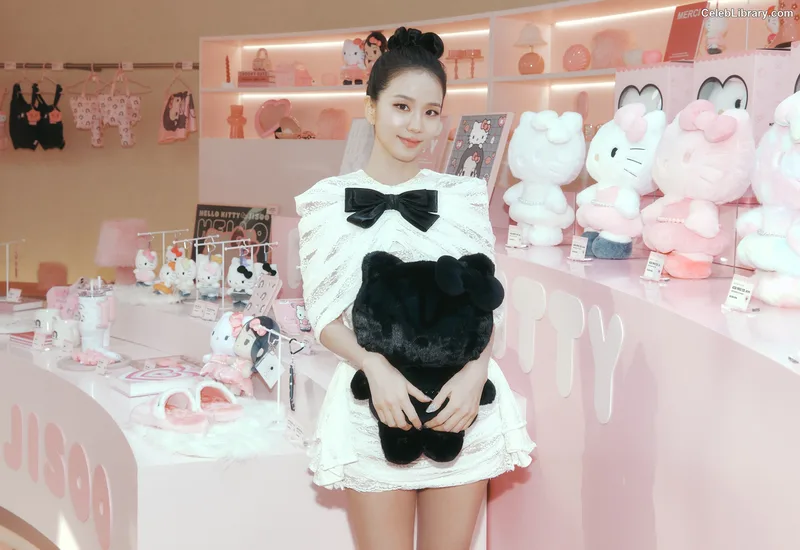 Jisoo - BLΛƆKPIИK ( BLACKPINK ) photo 5 of 2451