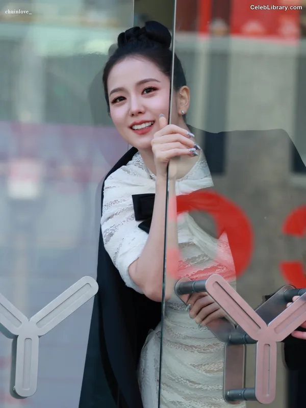 Jisoo - BLΛƆKPIИK ( BLACKPINK ) photo 6 of 2451