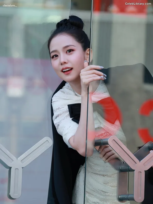 Jisoo - BLΛƆKPIИK ( BLACKPINK ) photo 8 of 2451