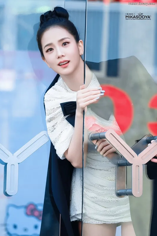Jisoo - BLΛƆKPIИK ( BLACKPINK ) photo 10 of 2451