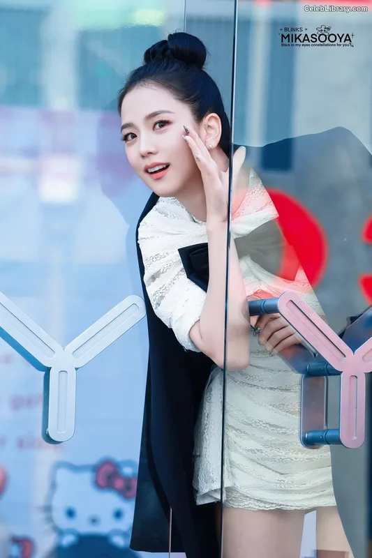 Jisoo - BLΛƆKPIИK ( BLACKPINK ) photo 11 of 2451