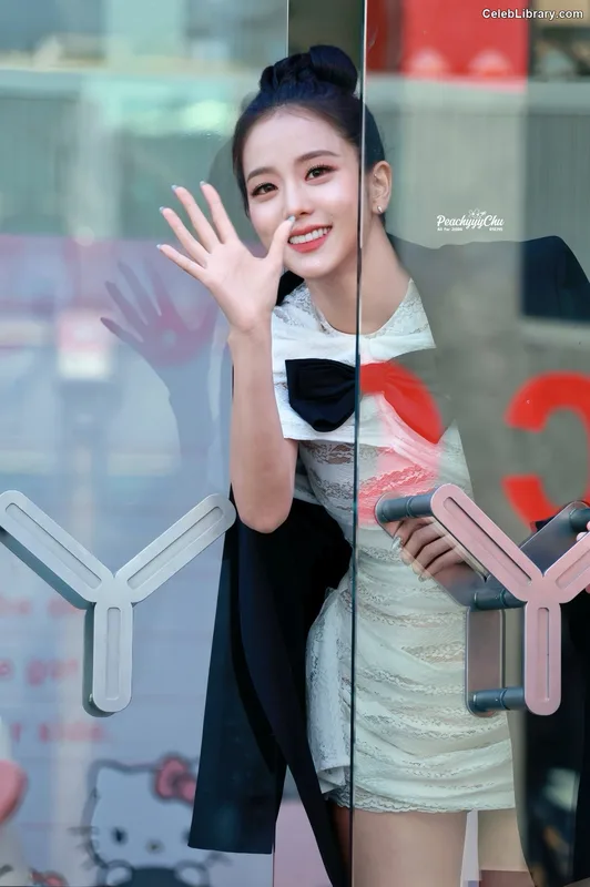 Jisoo - BLΛƆKPIИK ( BLACKPINK ) photo 14 of 2451