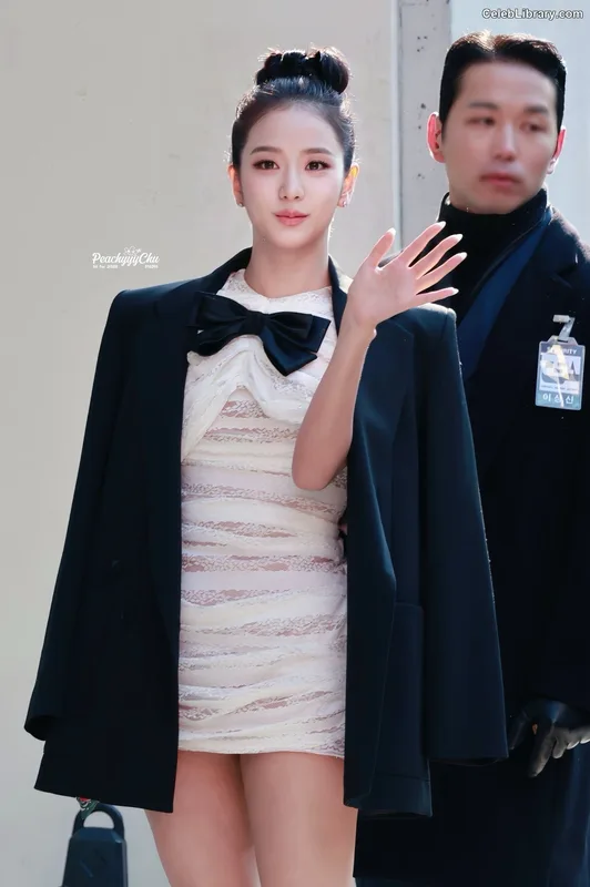 Jisoo - BLΛƆKPIИK ( BLACKPINK ) photo 17 of 2451