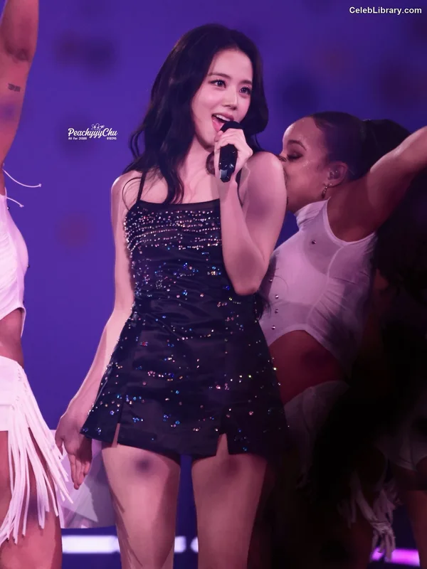 Jisoo  - BLΛƆKPIИK ( BLACKPINK ) photo 14 of 2451