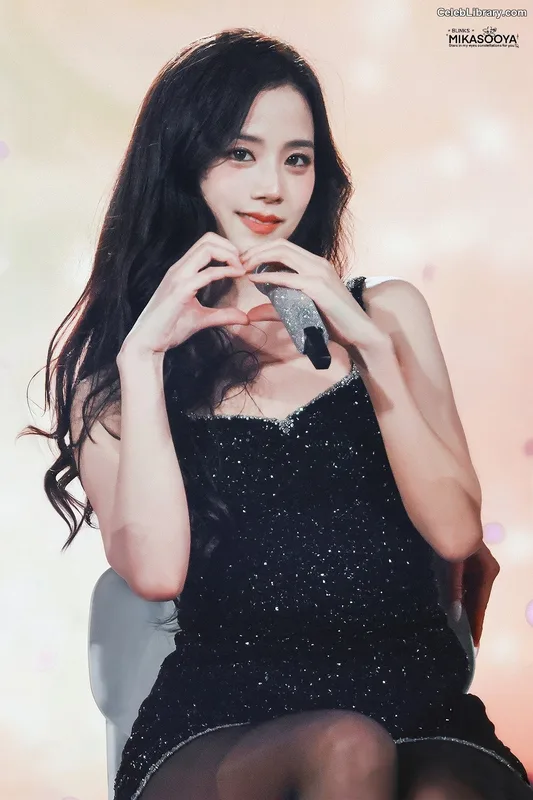 Jisoo  - BLΛƆKPIИK ( BLACKPINK ) photo 17 of 2451