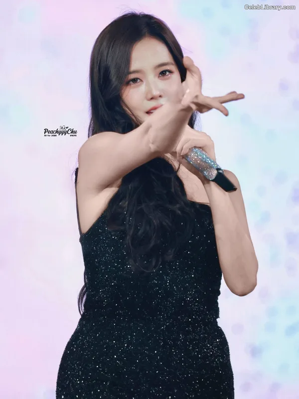 Jisoo  - BLΛƆKPIИK ( BLACKPINK ) photo 21 of 2451