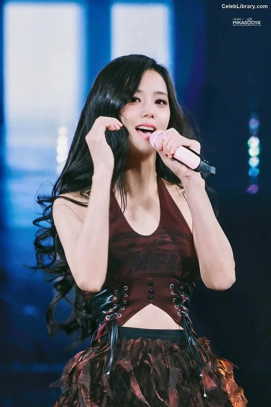 Jisoo  - BLΛƆKPIИK ( BLACKPINK ) photo 24 of 2451