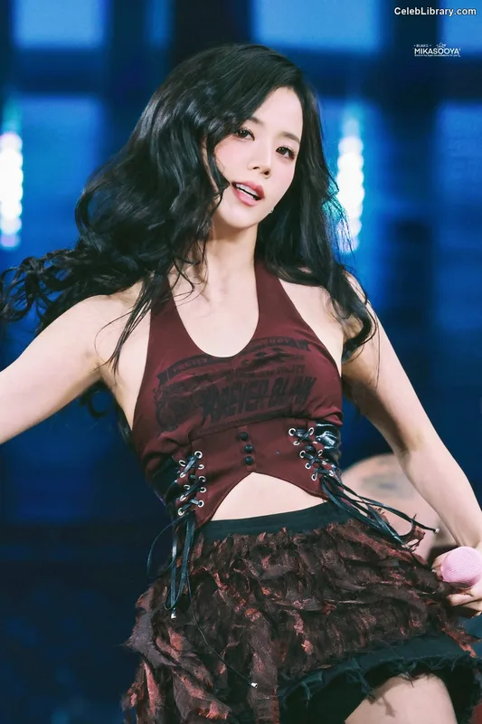Jisoo  - BLΛƆKPIИK ( BLACKPINK ) photo 1 of 2451