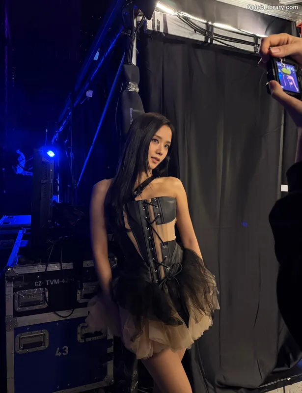Jisoo  - BLΛƆKPIИK ( BLACKPINK ) photo 13 of 2451
