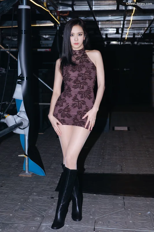 Jisoo  - BLΛƆKPIИK ( BLACKPINK ) photo 18 of 2451