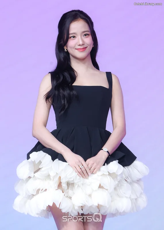 Jisoo  - BLΛƆKPIИK ( BLACKPINK ) photo 6 of 2451