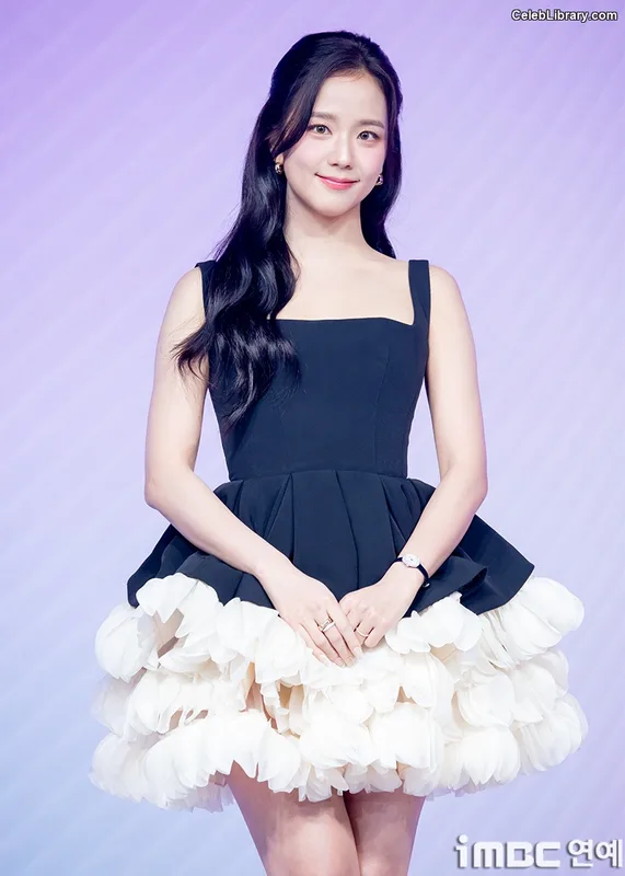 Jisoo  - BLΛƆKPIИK ( BLACKPINK ) photo 15 of 2451