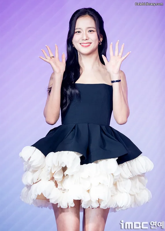 Jisoo  - BLΛƆKPIИK ( BLACKPINK ) photo 17 of 2451