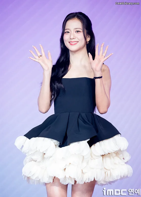 Jisoo  - BLΛƆKPIИK ( BLACKPINK ) photo 19 of 2451