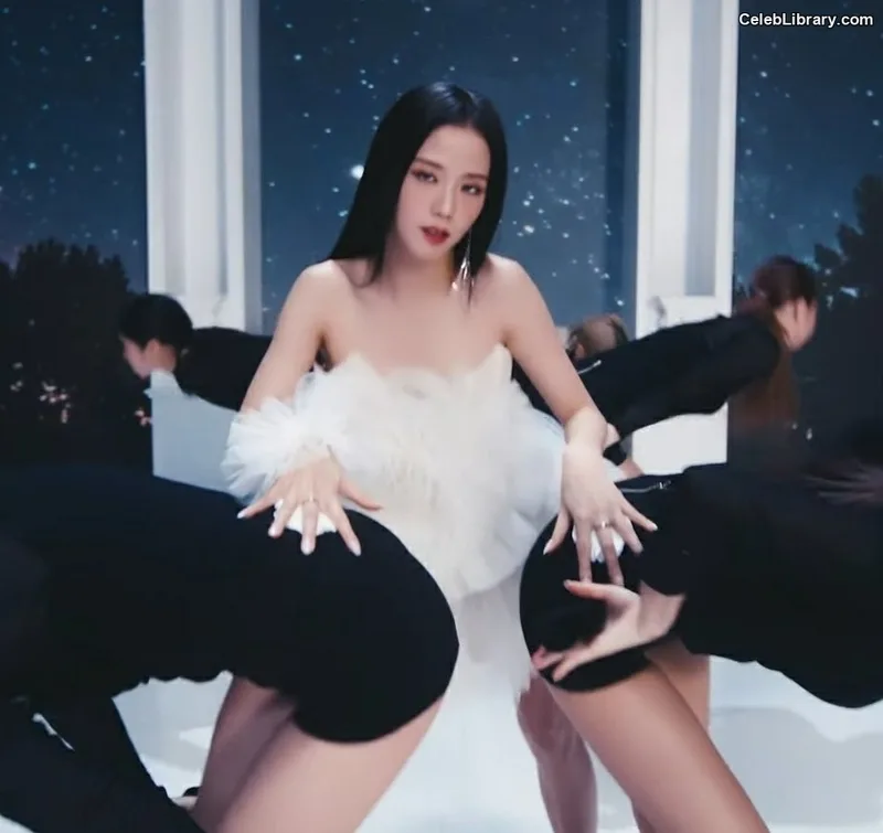Jisoo  - BLΛƆKPIИK ( BLACKPINK ) photo 9 of 2451