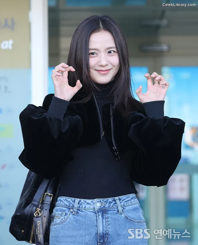 Jisoo  - BLΛƆKPIИK ( BLACKPINK ) photo 12 of 2451