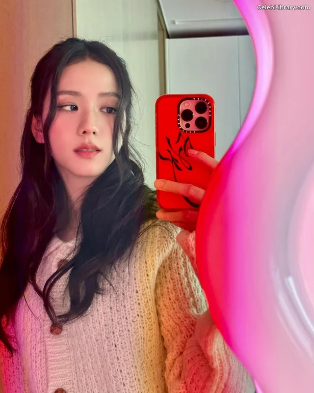 Jisoo  - BLΛƆKPIИK ( BLACKPINK ) photo 14 of 2451