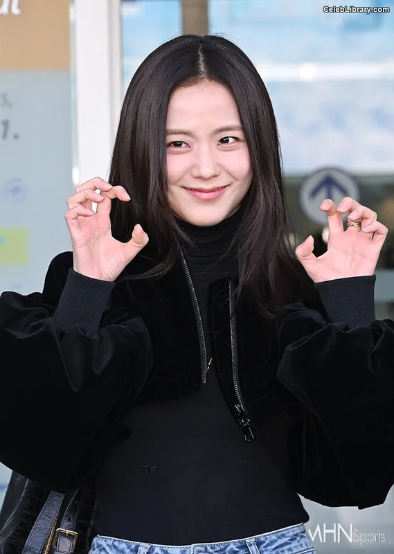 Jisoo  - BLΛƆKPIИK ( BLACKPINK ) photo 7 of 2451