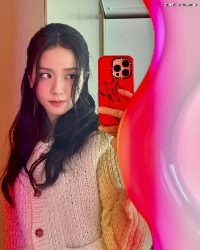Jisoo  - BLΛƆKPIИK ( BLACKPINK ) photo 15 of 2451