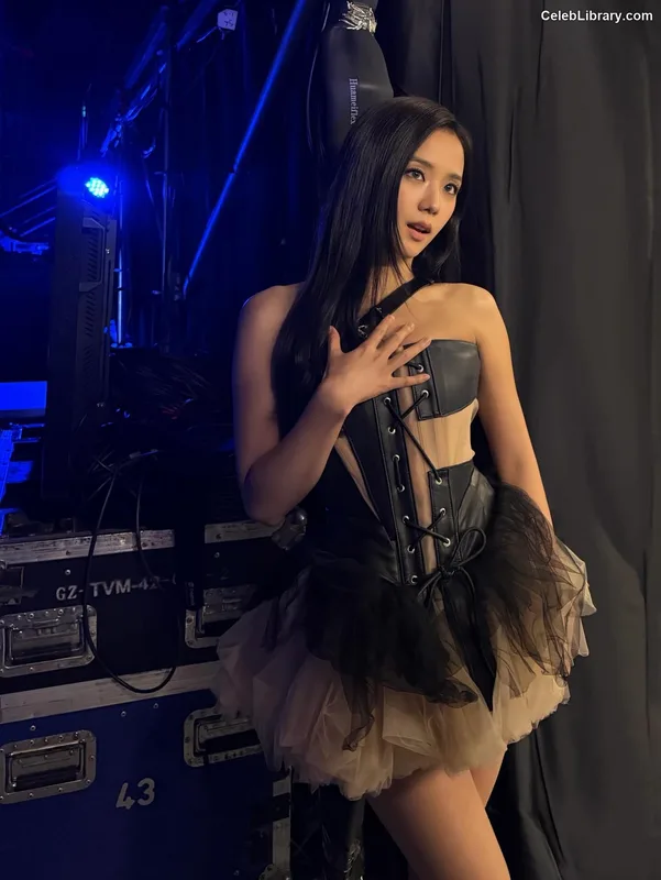 Jisoo  - BLΛƆKPIИK ( BLACKPINK ) photo 17 of 2451