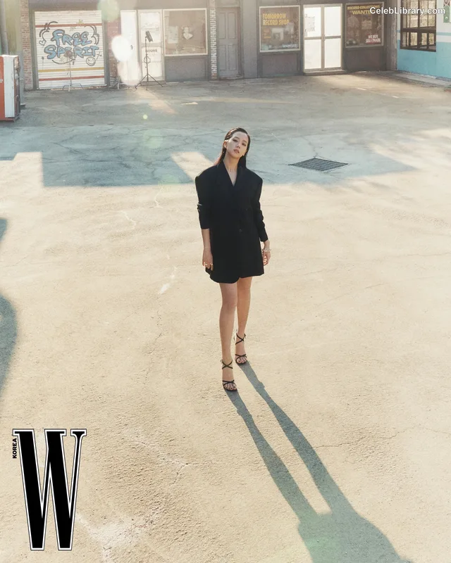 Jisoo  - BLΛƆKPIИK ( BLACKPINK ) photo 4 of 2451