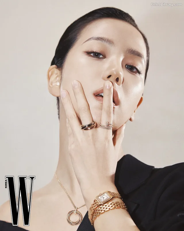 Jisoo  - BLΛƆKPIИK ( BLACKPINK ) photo 10 of 2451